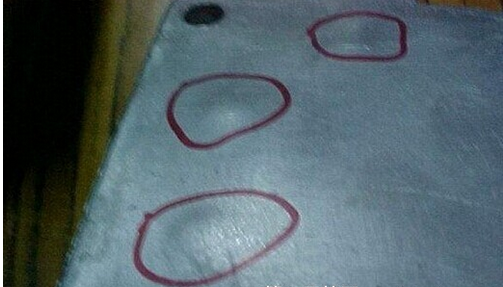 鋁壓鑄過程中鑄件表面上出現(xiàn)痕跡怎么回事？